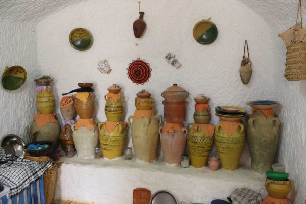 Tan - pots - tunisia